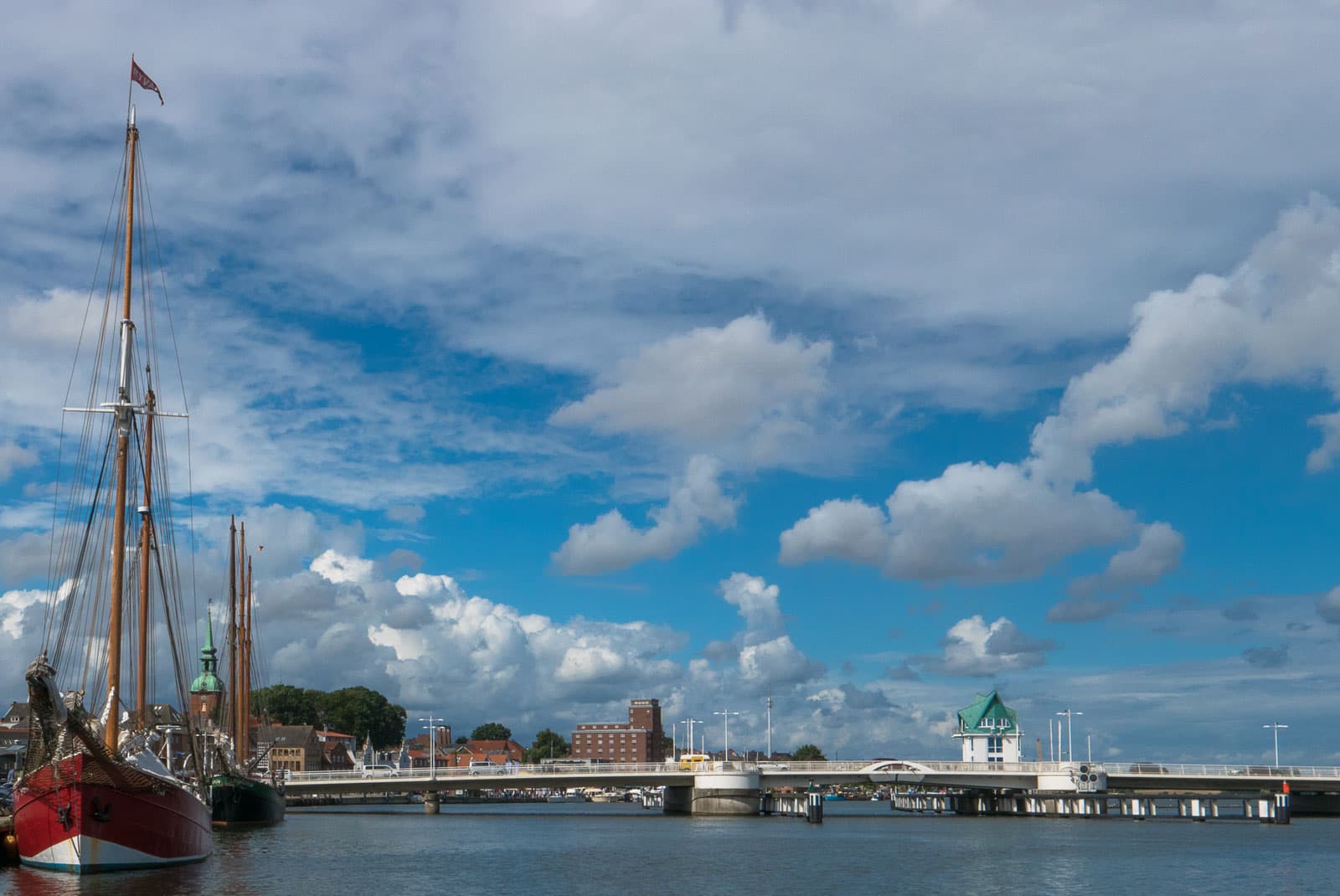 Hafen und Klappbrücke in Kappeln an der Schlei